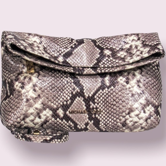 ๐ Michael Kors Snakeskin Leather Convertable Clutch Shoulder Bag NWOT - Picture 3 of 16